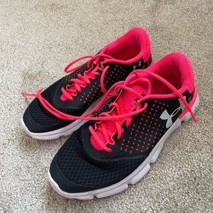 Under Armour Size 10 women’s sneakers.